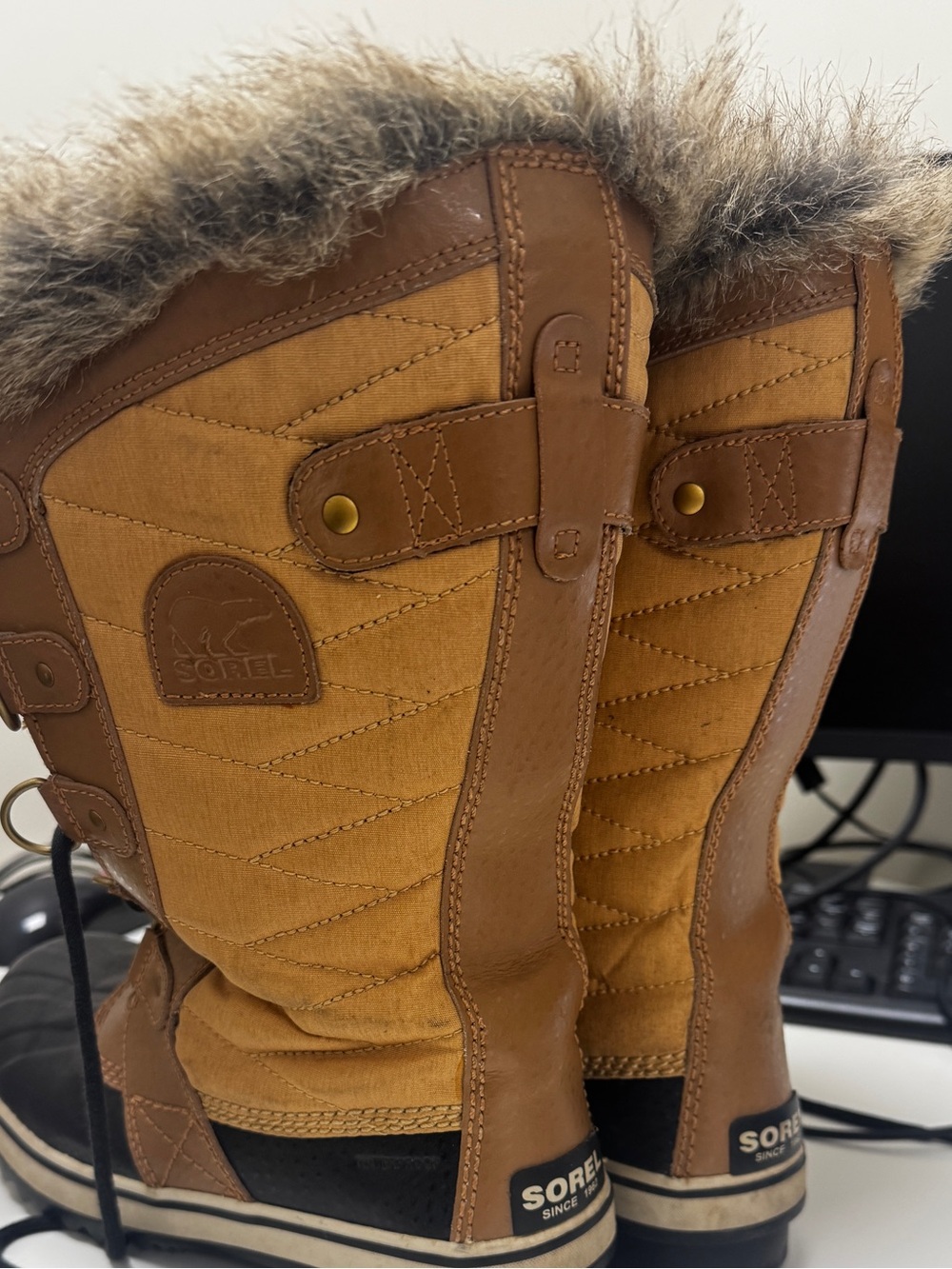 Sorel  Brown Faux-Fur Trim Winter Boots
